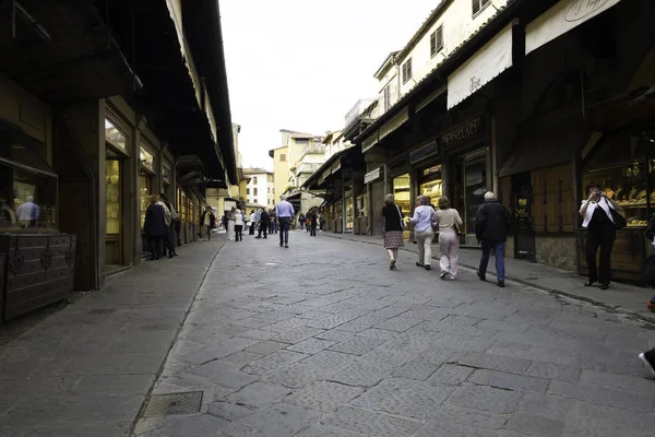 Floransa 'daki ünlü ve sıra dışı Ponte Vecchio. — Stok fotoğraf