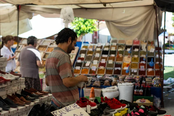 Obuwie Przyprawy Ladzie Turecki Bazar Turcja Side 2017 Rynek — Zdjęcie stockowe