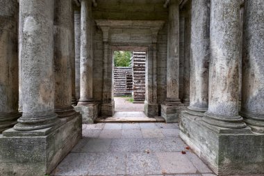 Gatchina park Birch ev ağ geçidine