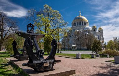 Deniz Saint Nicholas Katedrali ve çapa memorial oturum açma Kr