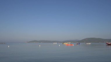 Sabah, Alghero Sardunya boş kumsalda. 
