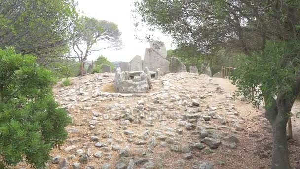 Tumba de gigantes en Cerdeña . — Vídeo de stock