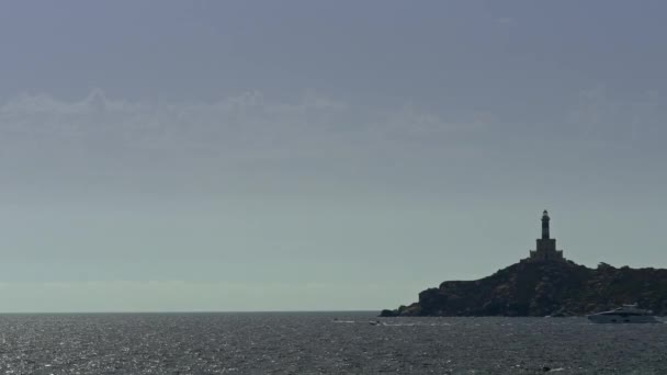 Faro en Cerdeña. Imágenes de UHD . — Vídeo de stock