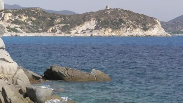 Красивая береговая линия Сардинии в UHD . — стоковое видео