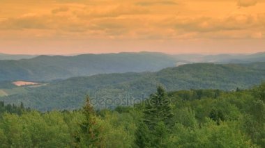 Dağların güzel manzarası. 