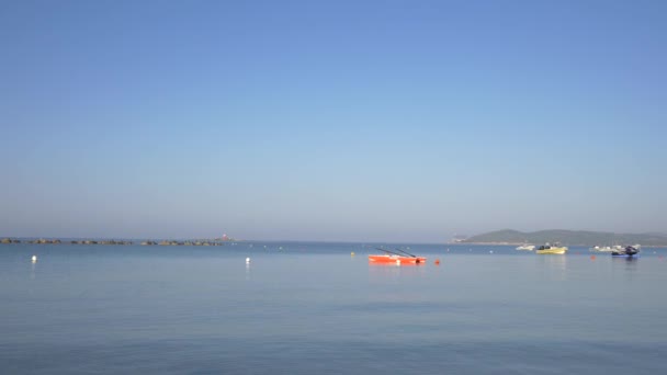 上午，阿尔盖罗撒丁岛空旷的海滩. — 图库视频影像
