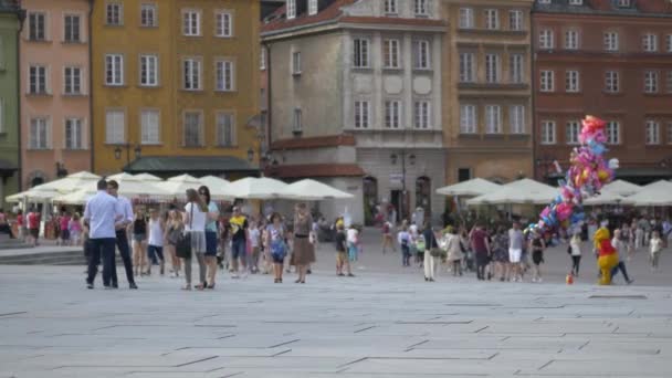 Architektur der Warschauer Altstadt. — Stockvideo