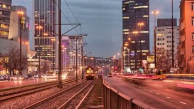 Trafik Zamanaşımı. Avrupa başkenti gece trafiği.. 