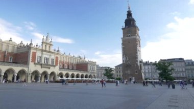 Cracow Pazar yaz aylarında meydanında. 