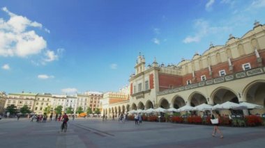 Cracow Pazar yaz aylarında meydanında. 