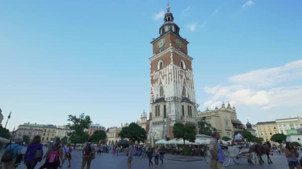 Place du marché de Cracovie pendant l'été . — Video