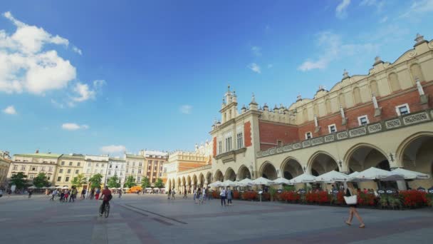 Cracow Pazar yaz aylarında meydanında. — Stok video