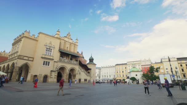 Place du marché de Cracovie pendant l'été . — Video