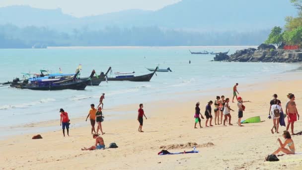 Ταϊλάνδη Φεβρουαρίου 2016 Όμορφη Παραλία Της Ταϊλάνδης Μπλε Του Ουρανού — Αρχείο Βίντεο