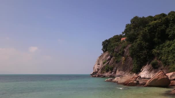 Tailândia Fevereiro 2016 Linda Praia Tailandesa Céu Azul Sobre Ilha — Vídeo de Stock