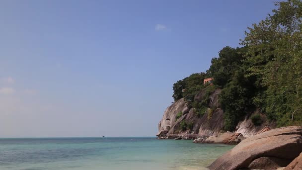 Paraíso tropical en Tailandia con palmeras en la playa. Hermosas playas de arena de Tailandia . — Vídeos de Stock