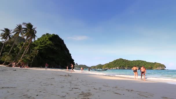 Hermosa playa tailandesa . — Vídeos de Stock