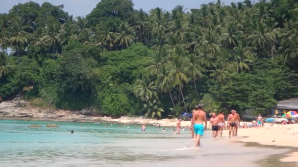 Hermosa playa tailandesa . — Vídeos de Stock