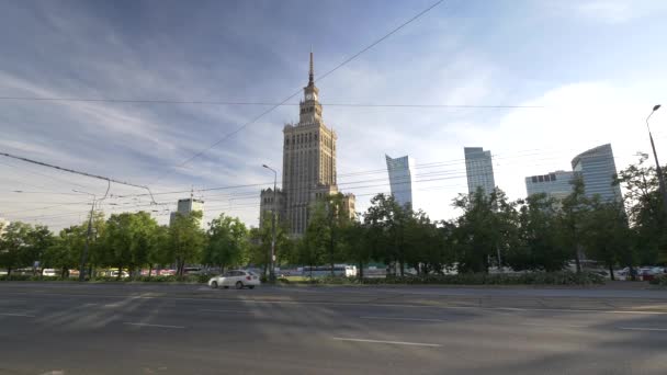 Palace of culture and science in Warsaw in day light. UHD footage. — Stock Video