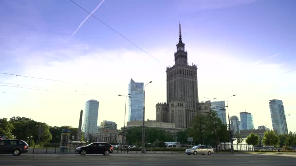 Palace of culture and science in Warsaw in day light. UHD footage. — Stock Video