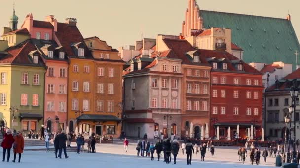 Architektura Warszawy w ciepłe światło zachód słońca. — Wideo stockowe