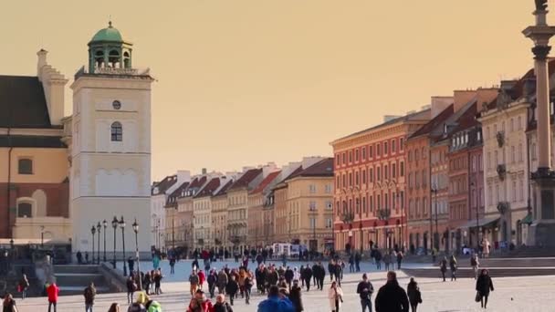 Architektur Warschaus im warmen Sonnenuntergang. — Stockvideo