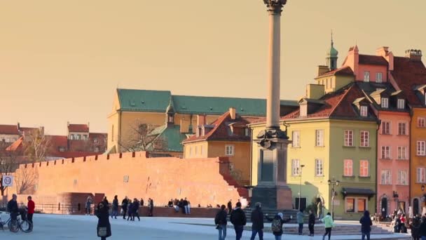 Arquitectura de Varsovia en cálida luz del atardecer . — Vídeo de stock