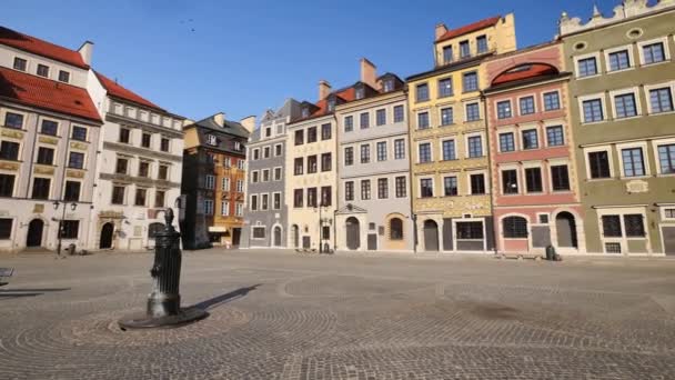 Arkitekturen i gamla stan i Warszawa. — Stockvideo