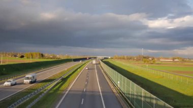 Lehçe otoyol UHD görüntüleri.