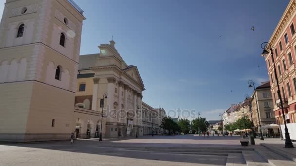 Arkitekturen i gamla stan i Warszawa. — Stockvideo