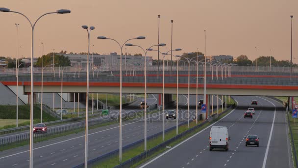 Verkeer op de snelweg highway — Stockvideo