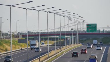 Otoyol karayolunda trafik 
