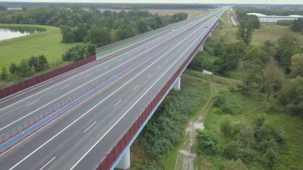 Antenn skott av speedway i Polen — Stockvideo