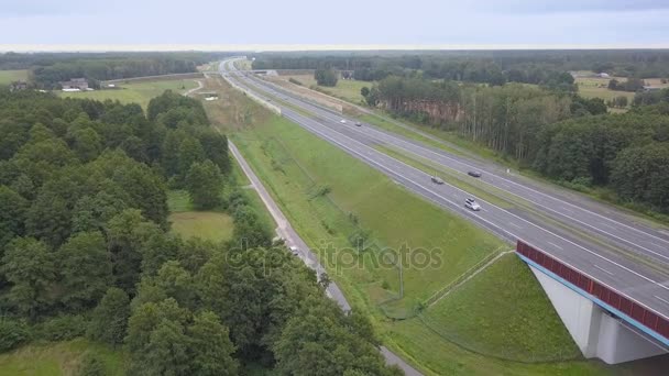 Fotografia aérea da via rápida na Polónia — Vídeo de Stock