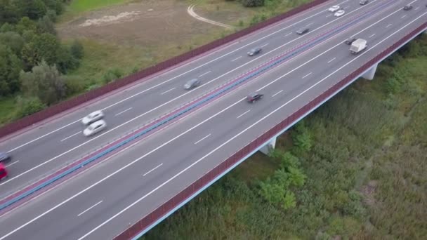 Luchtfoto van speedway in Europa. — Stockvideo