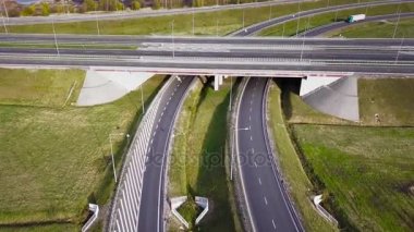 Yukarıda da görüleceği Avrupa otomobil yarışçısı. 