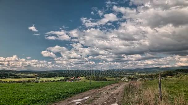 Prachtige landschap van ten zuiden van Polen. — Stockvideo