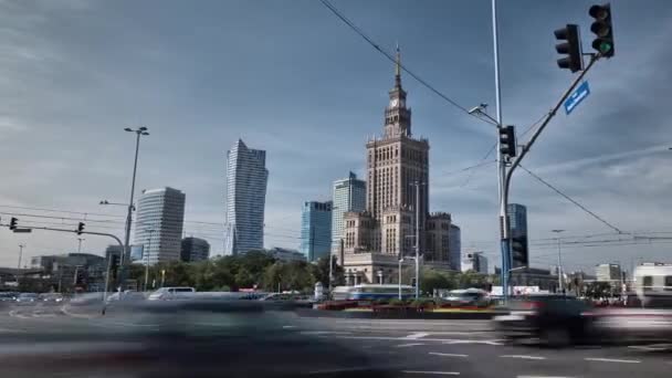 ポーランド ワルシャワ 1202017 ワルシャワの文化科学宮殿 市内中心部のラッシュ時 時間経過の映像 — ストック動画