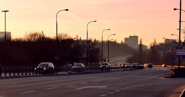 Αυτοκίνητα Στους Δρόμους Της Βαρσοβίας Κυκλοφορία Στην Europe Date 20172612 — Αρχείο Βίντεο