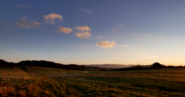 Hermosa Pradera Cálida Luz Otoñal Paisaje Rural Atardecer Amanecer Fecha — Vídeos de Stock