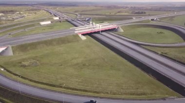 Polonya - tarihi: 02182018. Yukarıda da görüleceği karayolu üzerinde Rating. 