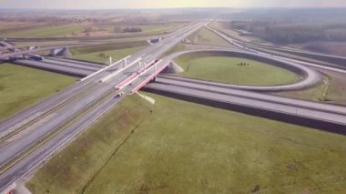 Strykow / Polonya - tarihi: 02182018. Yukarıda da görüleceği karayolu trafik.