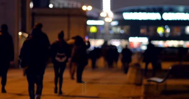 Varšava Polsko Datum Nelze Rozpoznat Lidi Chodníku Večer Varšava — Stock video