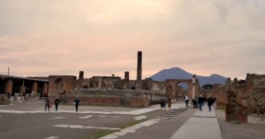 Pompei / İtalya - tarihi: 03182018. Pompei, İtalya için harabeler içinde. Napoli yakınlarındaki arkeolojik park.