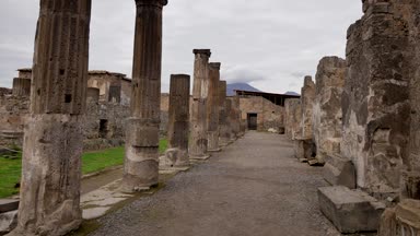 Pompei / İtalya - tarihi: 03182018. Pompei, İtalya için harabeler içinde. Napoli yakınlarındaki arkeolojik park.