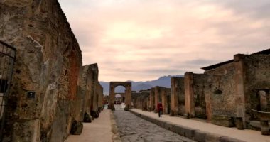 Pompei / İtalya - tarihi: 03182018. Pompei, İtalya için harabeler içinde. Napoli yakınlarındaki arkeolojik park.