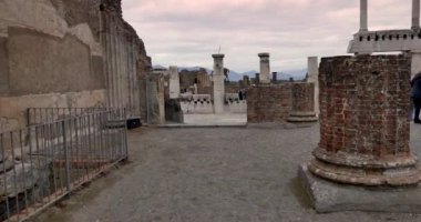 Pompei / İtalya - tarihi: 03182018. Pompei, İtalya için harabeler içinde. Napoli yakınlarındaki arkeolojik park.