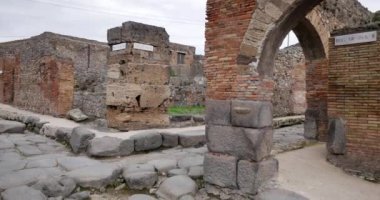 Pompei / İtalya - tarihi: 03182018. Pompei, İtalya için harabeler içinde. Napoli yakınlarındaki arkeolojik park.