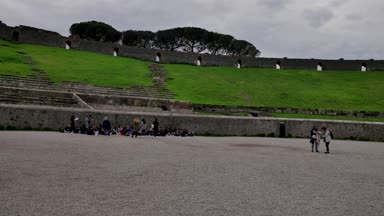 Pompei / İtalya - tarihi: 03182018. Pompei, İtalya için harabeler içinde. Napoli yakınlarındaki arkeolojik park.