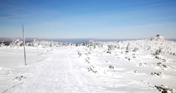 Szklarska Poreba Polen Datum 03222018 Heuvels Bedekt Met Sneeuw Zonnige — Stockvideo